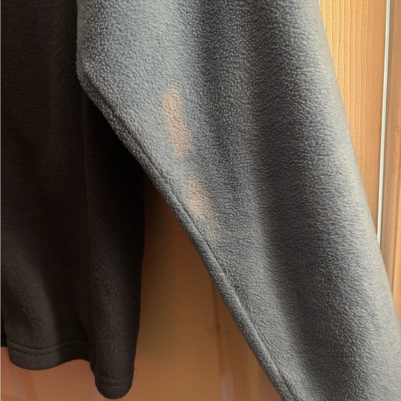 Columbia Quarter Button-up - Picture 4 of 4